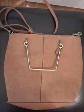 ELLE JAE GYPSET MARQUESAS Women's Tan Suede Shoulder Bag